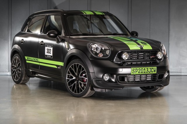 MINI John Cooper Works Countryman ALL4 Dakar 2013-6.jpg